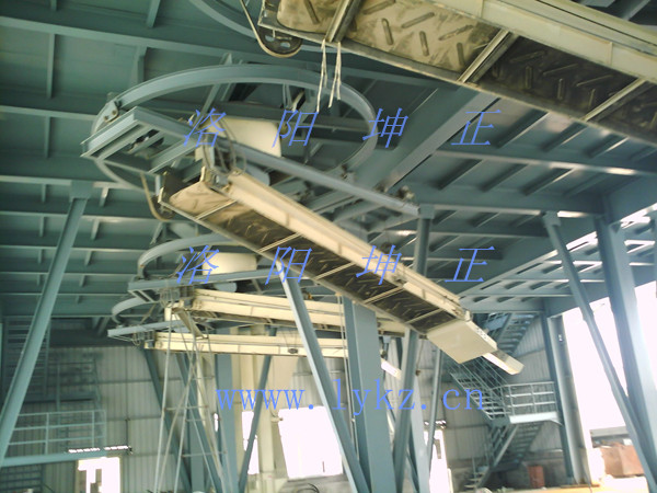 1512957666228216.jpg 懸掛式旋轉(zhuǎn)升降輸送機(jī)